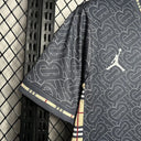 Maillot Angleterre foot concept Burberry 2024 2025